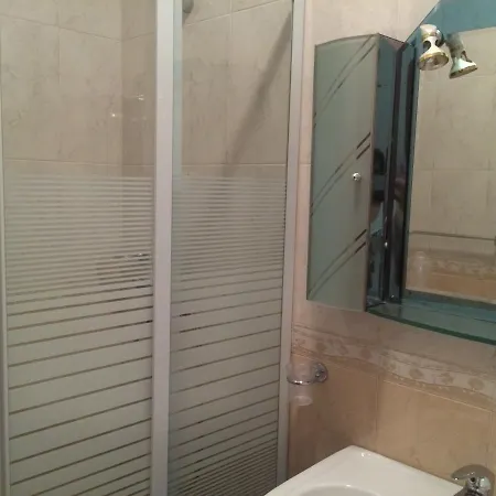 Nocleg ze śniadaniem Friends House 3*