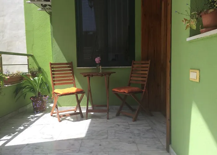 Friends House 住宿加早餐酒店